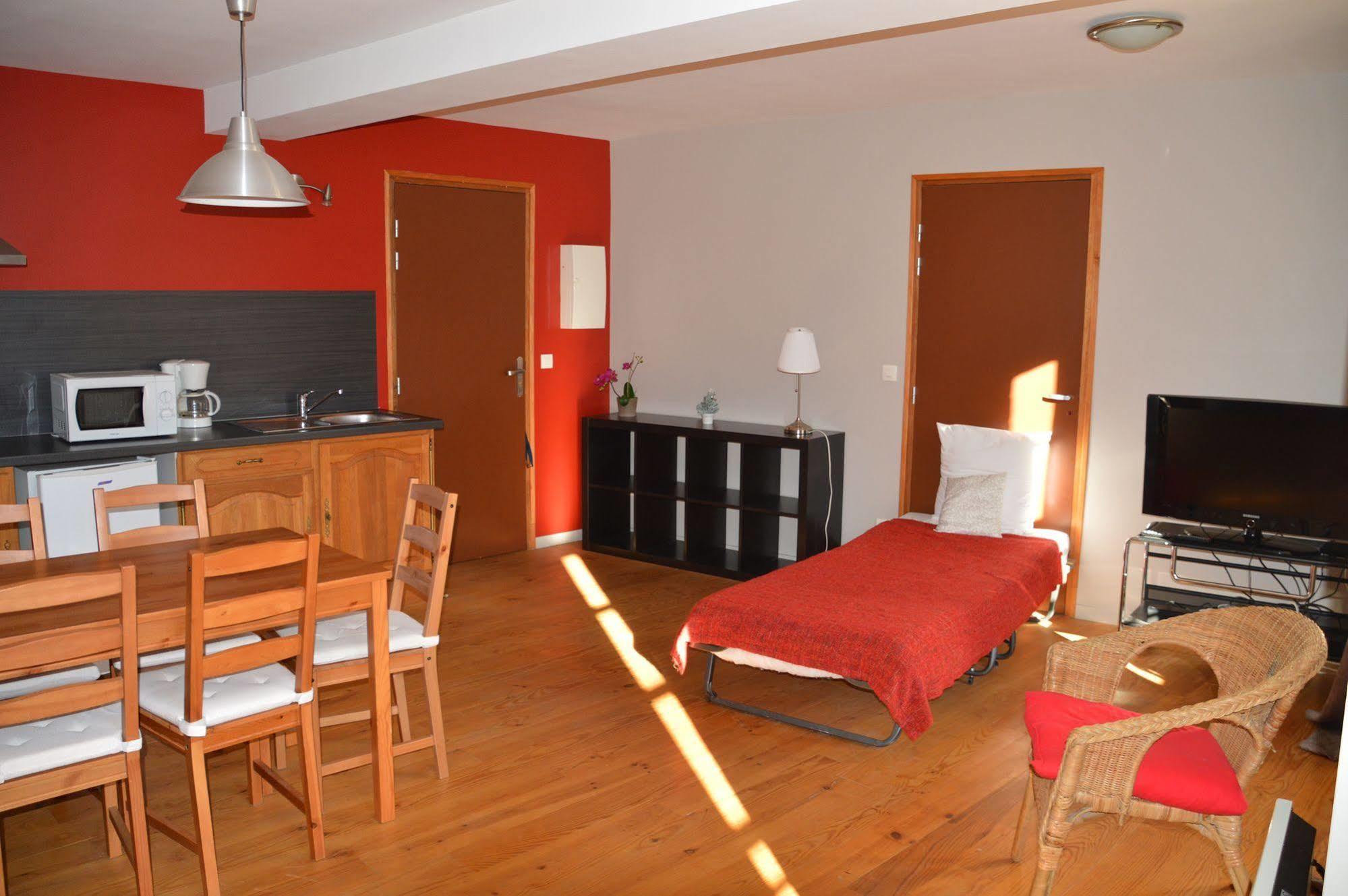 Maison Maxil Hotell Massat Exteriör bild